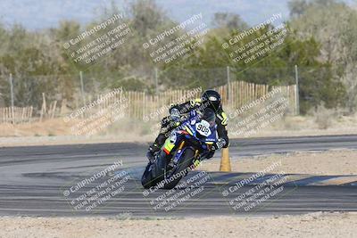 media/Jan-15-2026-Racers Edge (Thu) [[dfebeb70ab]]/2-A Group/Session 5 Turn 2/